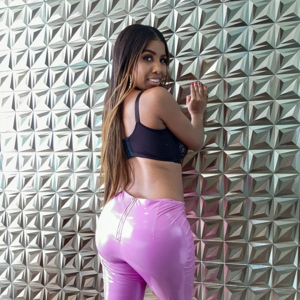 NaomiWells Photo NaomiWells Photo