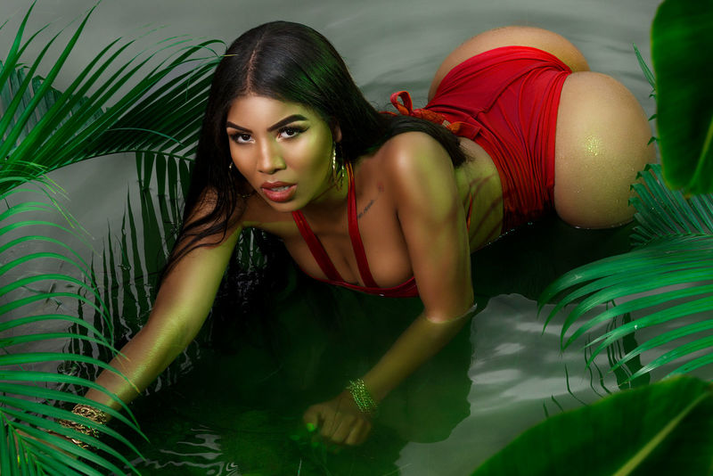 NaomiWells Photo NaomiWells Photo