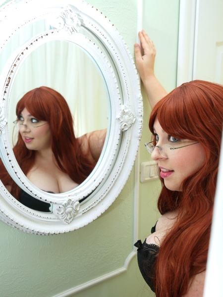 Pinnie_Rose Girl in the mirror Pinnie_Rose Girl in the mirror