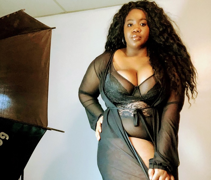 BombshellChasity Photo