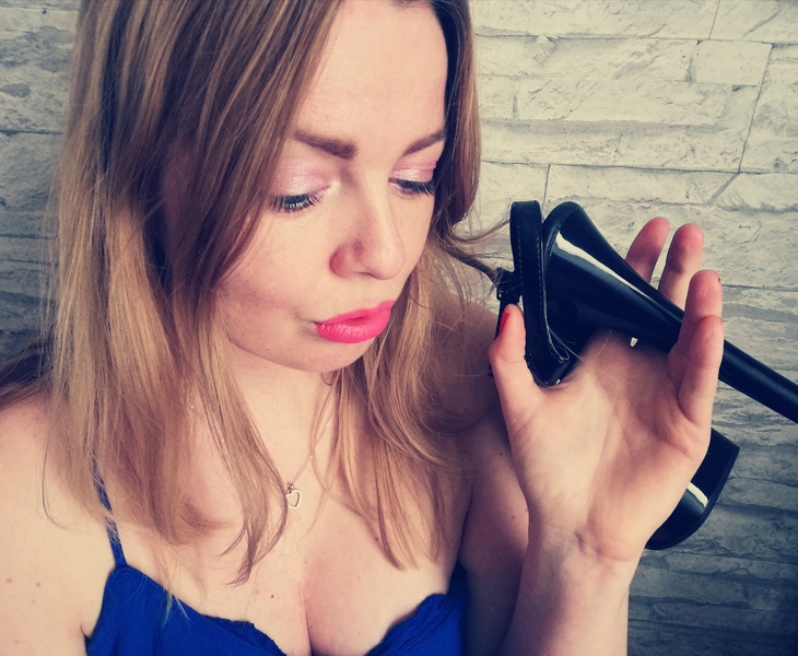 CuriousNeighbour Photo CuriousNeighbour Photo