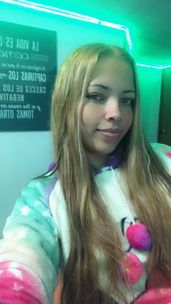 LAURAMARLYN33 Photo LAURAMARLYN33 Photo