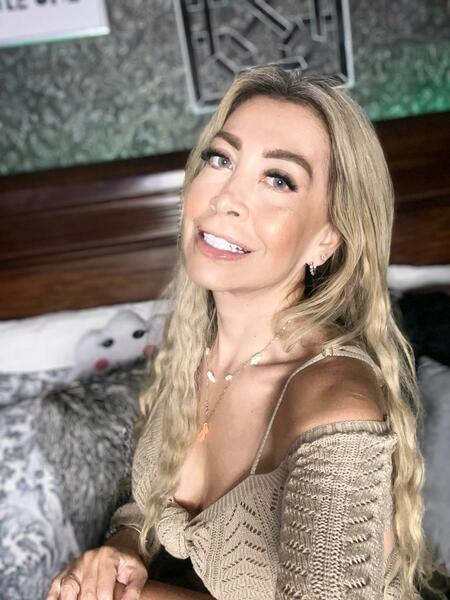 EvelynaGrey Photo