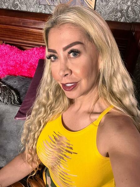EvelynaGrey Photo
