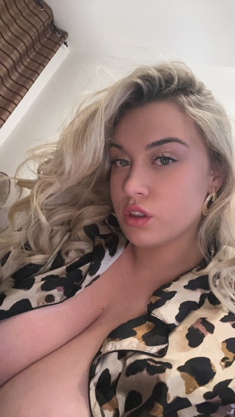 MelodyxxUK Photo