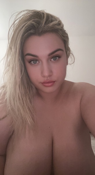 MelodyxxUK Photo