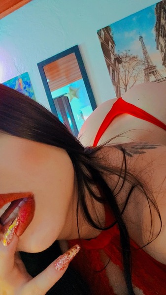 sharonscarllet Photo