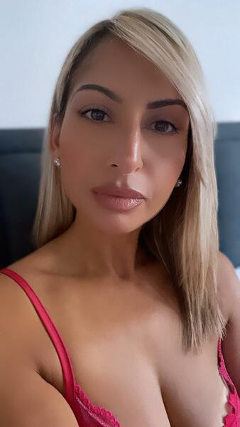 UK_Pakistani_Milf Photo