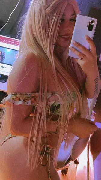 sharonscarllet Photo