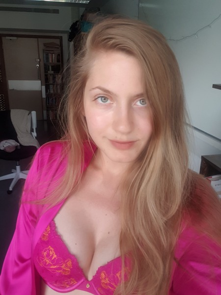 EcstaticallyElla Photo