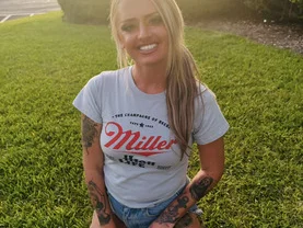 Beachblondie7413 Live Cam