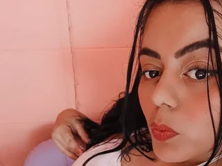 SelmaAlabi Live Cam