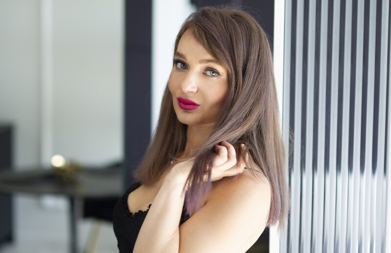 OliviaSoNaughty Photo