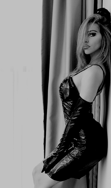 LeilaNoire Photo LeilaNoire Photo