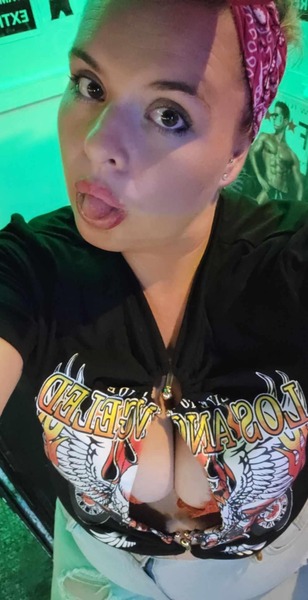 Milf_Hallierai Photo Milf_Hallierai Photo