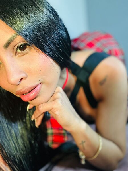 LATINA_BIG_CLITXXX Photo