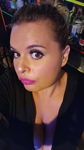 Milf_Hallierai Photo Milf_Hallierai Photo