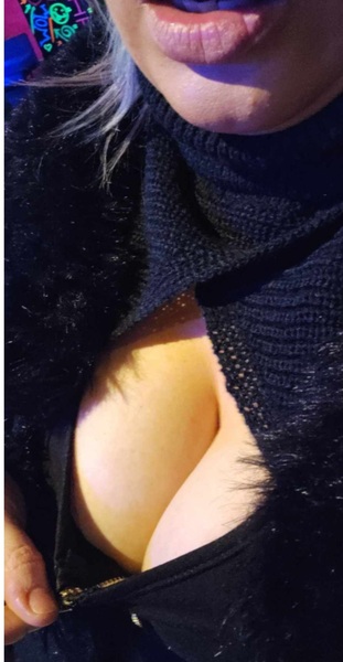 Milf_Hallierai Photo