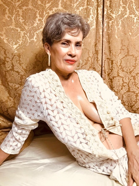 belleblondmature Photo