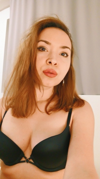PoshyAleena Photo PoshyAleena Photo