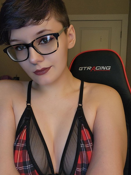 BarelyOlivia Photo