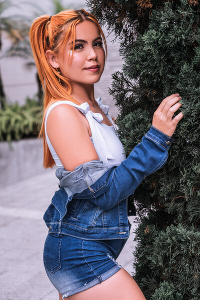 ElleWesst Photo
