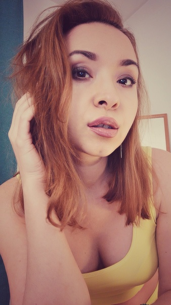 PoshyAleena Photo PoshyAleena Photo