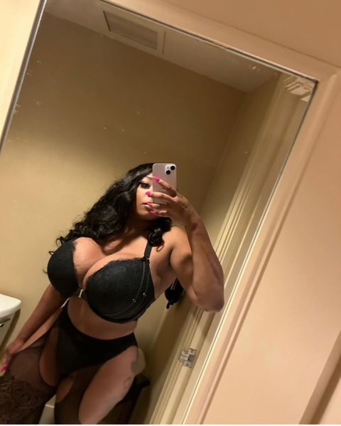 RachelRaxxx Photo