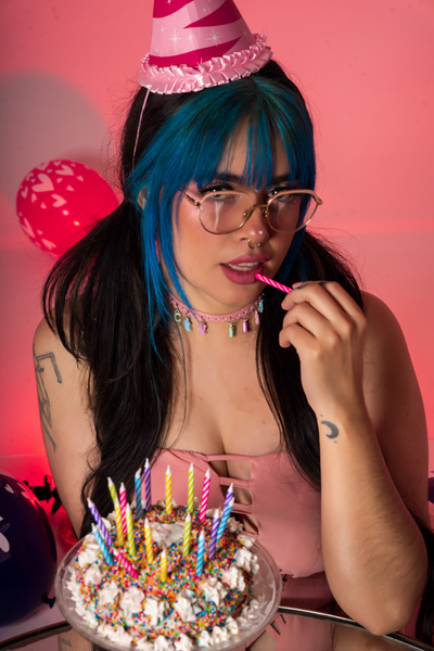 MaddyeWaves Photo