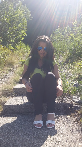 DesireHugeBoobs Photo DesireHugeBoobs Photo