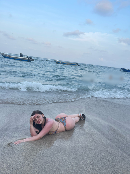 Elisacolevanss Photo