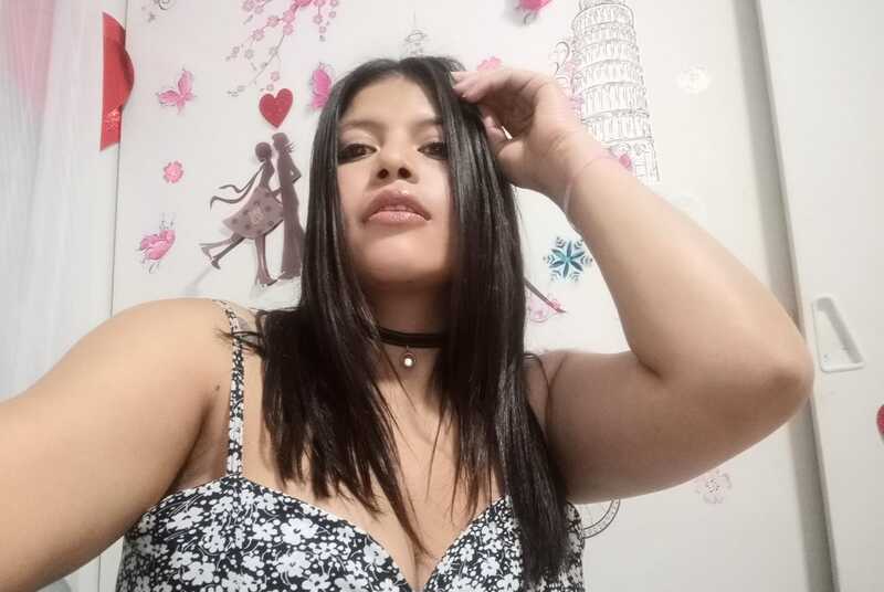 SexyCurvyJulieth Photo