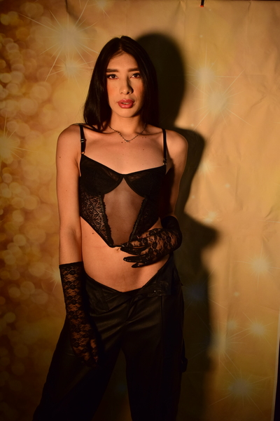NICOLSKINNY19 Photo