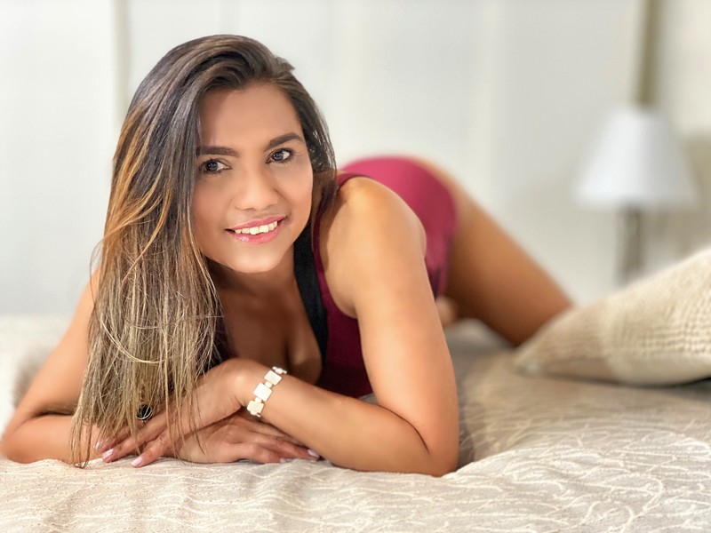 Lara_Sexy_Milf Photo