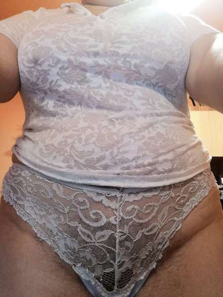 EvelyneFlirtyMilf Photo