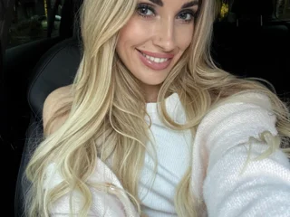 BustyBlond88 Live Cam