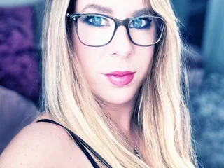 GlamGran Live Cam