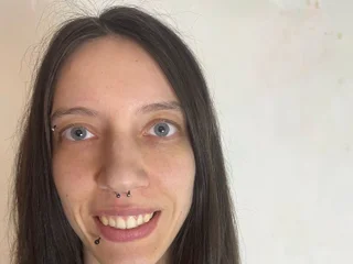 Skinnyhair Live Cam