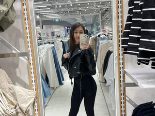 StefiRouge Live Cam