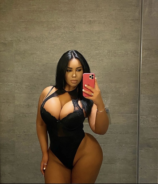 CurvyExoticBabe Photo CurvyExoticBabe Photo