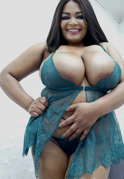 XBustyLee32 Photo XBustyLee32 Photo