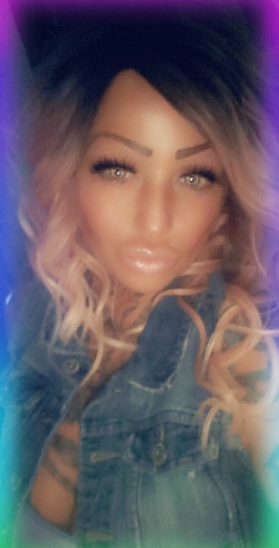 PamelagunnsXXX Photo