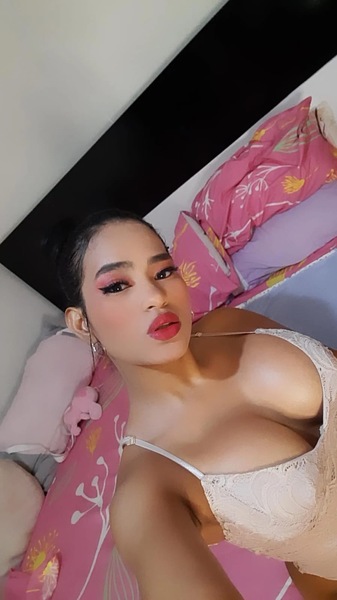 AlishaCox Photo