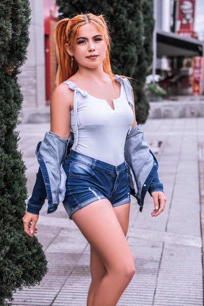 ElleWesst Photo