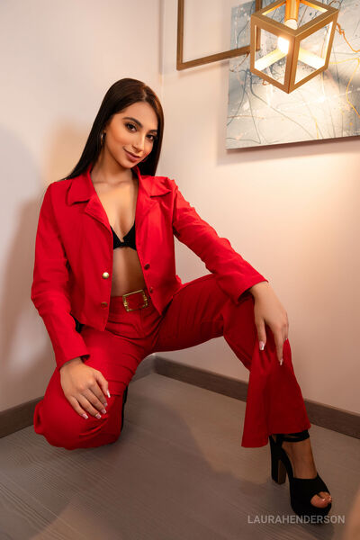 LauraHenderson Photo