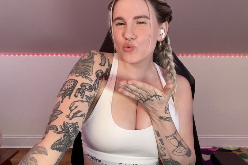 YourFaveJade Photo