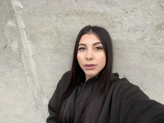KIYAARA Live Cam