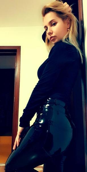 hot_stuff18 Photo