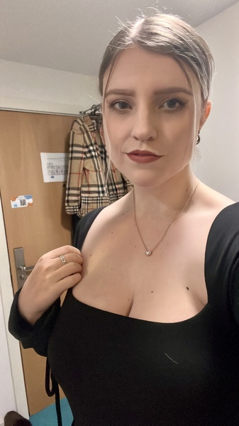 BustyKellyXXX Photo