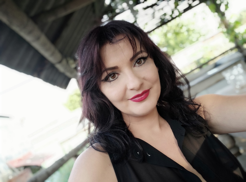 melonybuckler Photo melonybuckler Photo